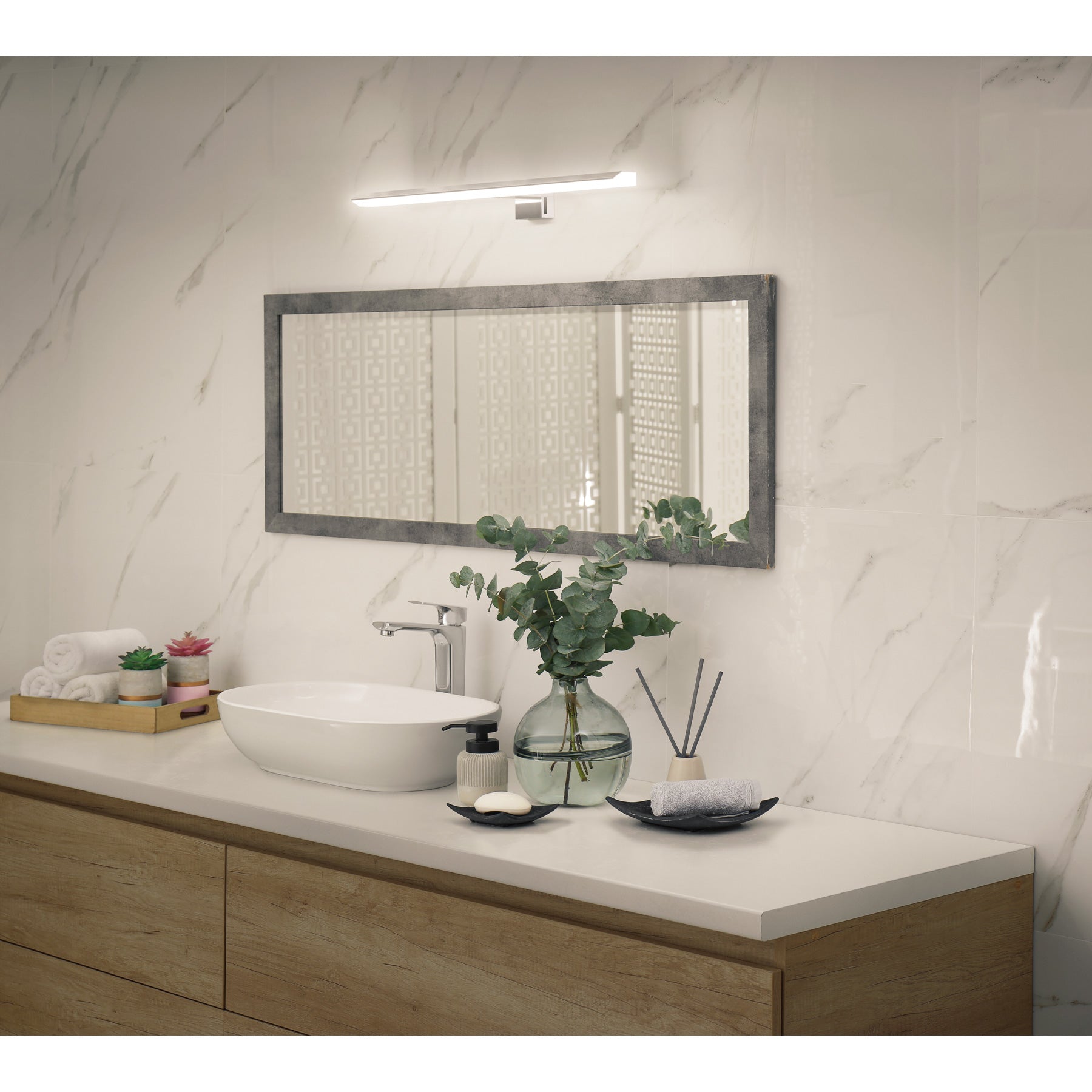 Luminario LED de pared para baño 10W 4000K, lineal, VOLTECK | ARB-301L | 46347